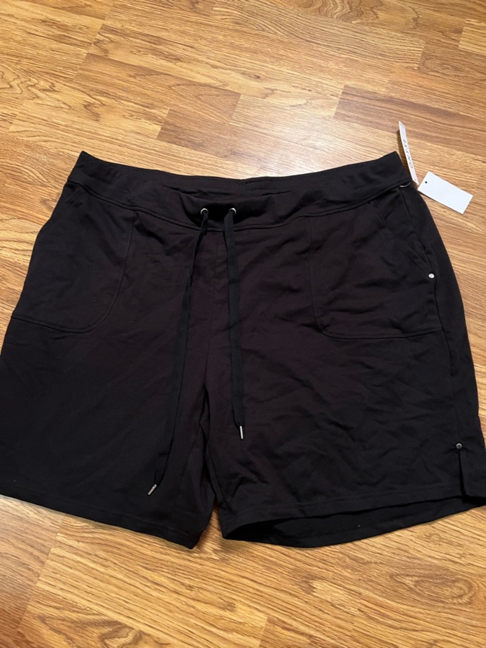 NWT Black Drawstring Casual Side Pockets Shorts. Size 3X.